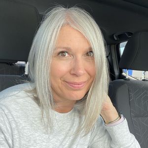 Meet your Posher, Debbie